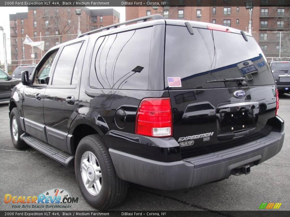2006 Ford Expedition XLT 4x4 Black / Medium Parchment Photo #4