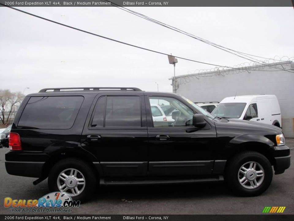 2006 Ford Expedition XLT 4x4 Black / Medium Parchment Photo #8