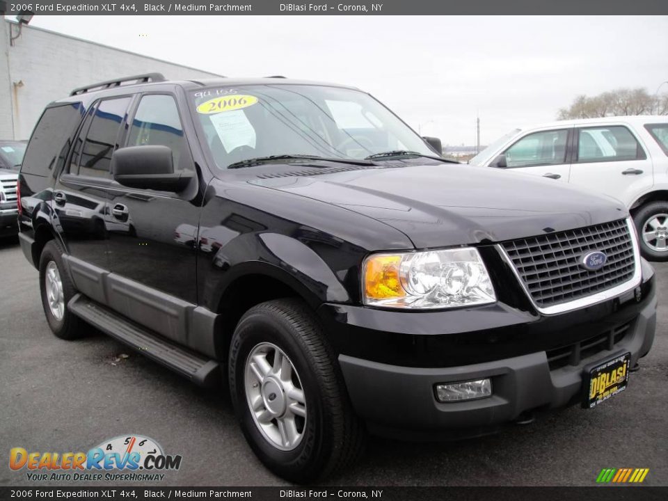 2006 Ford Expedition XLT 4x4 Black / Medium Parchment Photo #9