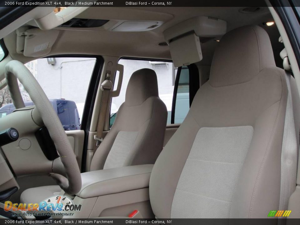 2006 Ford Expedition XLT 4x4 Black / Medium Parchment Photo #13