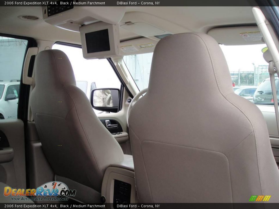 2006 Ford Expedition XLT 4x4 Black / Medium Parchment Photo #28