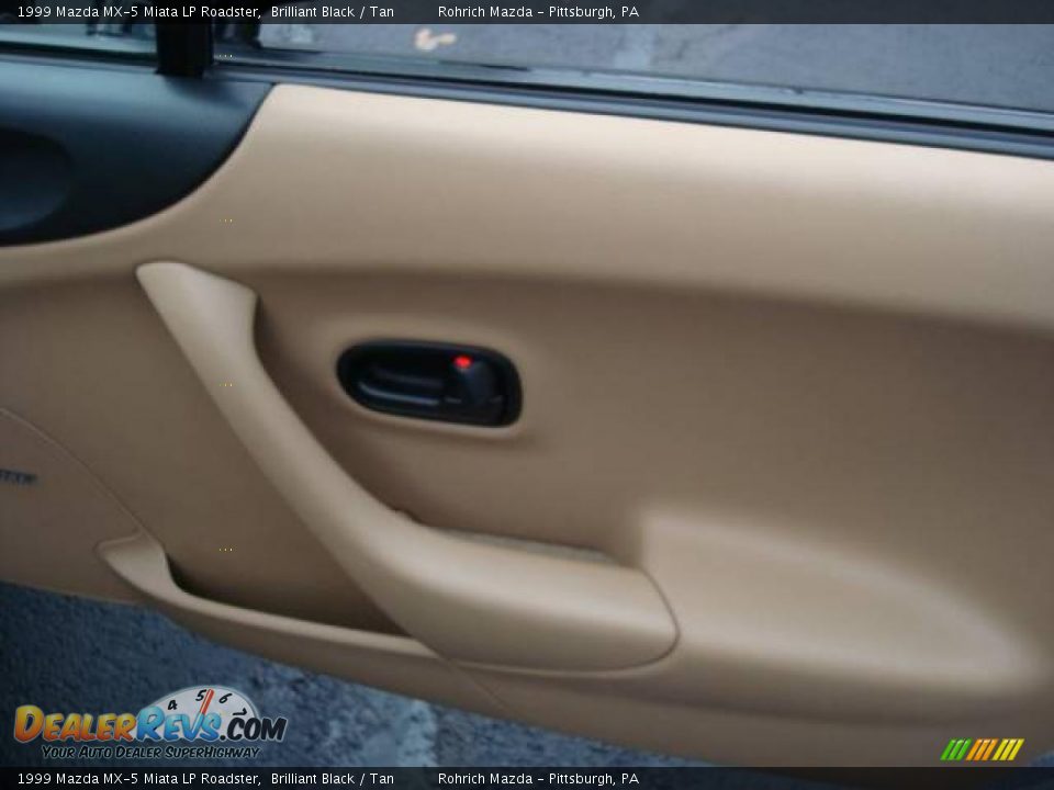1999 Mazda MX-5 Miata LP Roadster Brilliant Black / Tan Photo #12