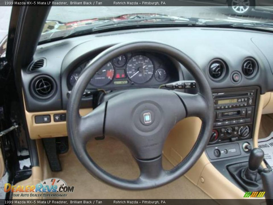 1999 Mazda MX-5 Miata LP Roadster Brilliant Black / Tan Photo #15