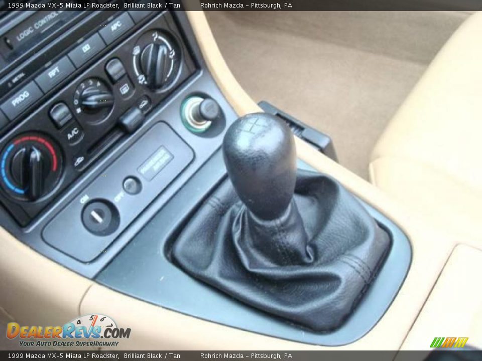 1999 Mazda MX-5 Miata LP Roadster Brilliant Black / Tan Photo #17