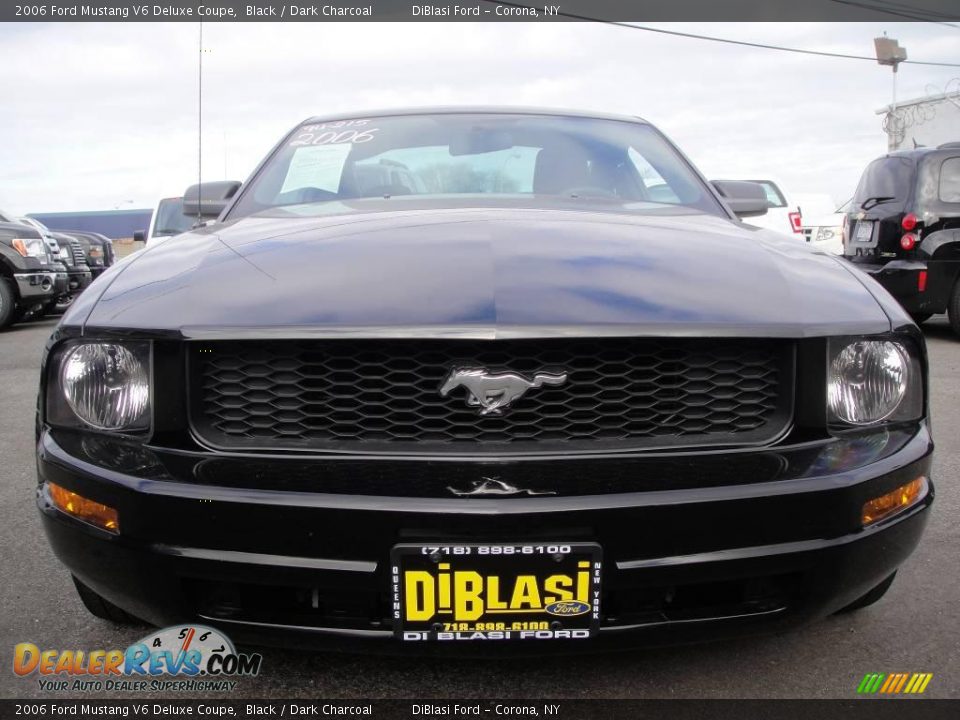 2006 Ford Mustang V6 Deluxe Coupe Black / Dark Charcoal Photo #2