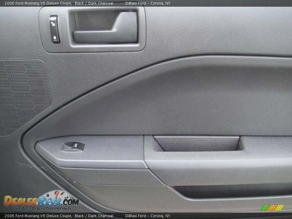 2006 Ford Mustang V6 Deluxe Coupe Black / Dark Charcoal Photo #18