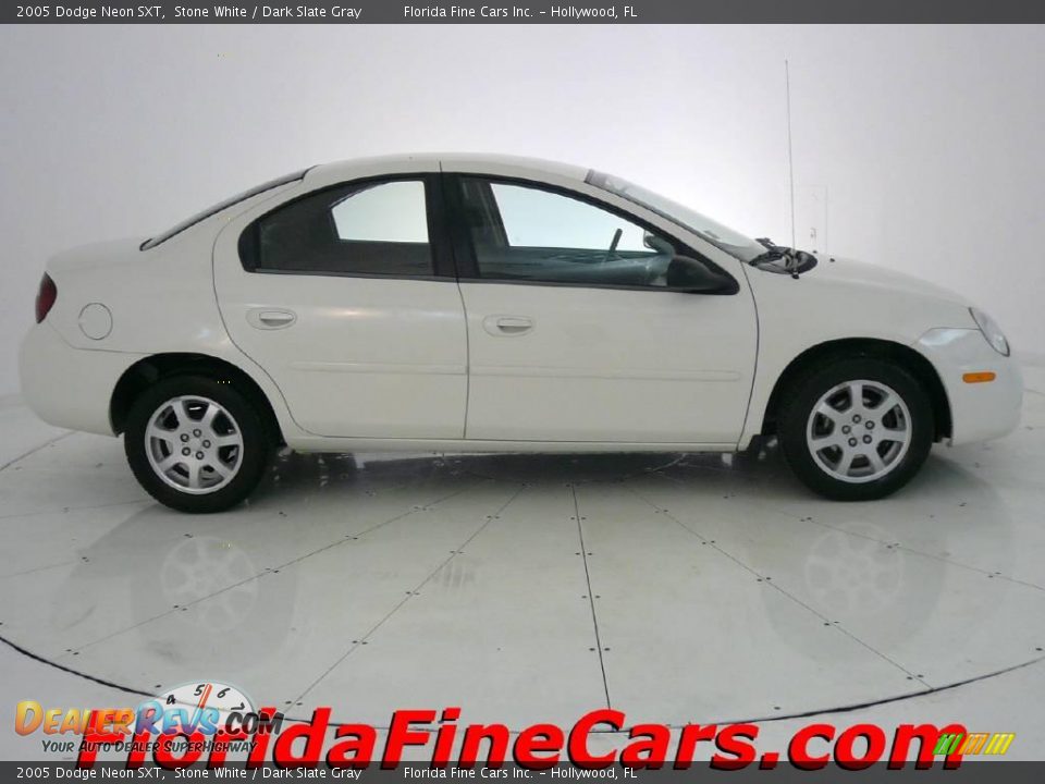2005 Dodge Neon SXT Stone White / Dark Slate Gray Photo #4