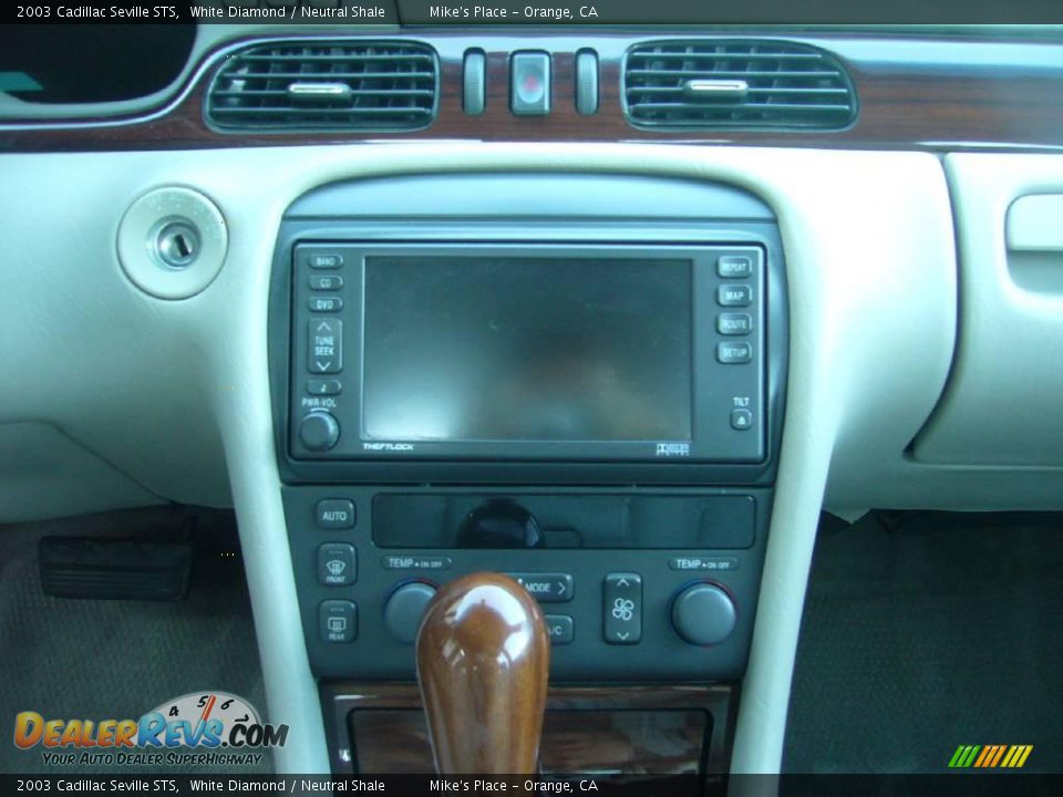 2003 Cadillac Seville STS White Diamond / Neutral Shale Photo #27