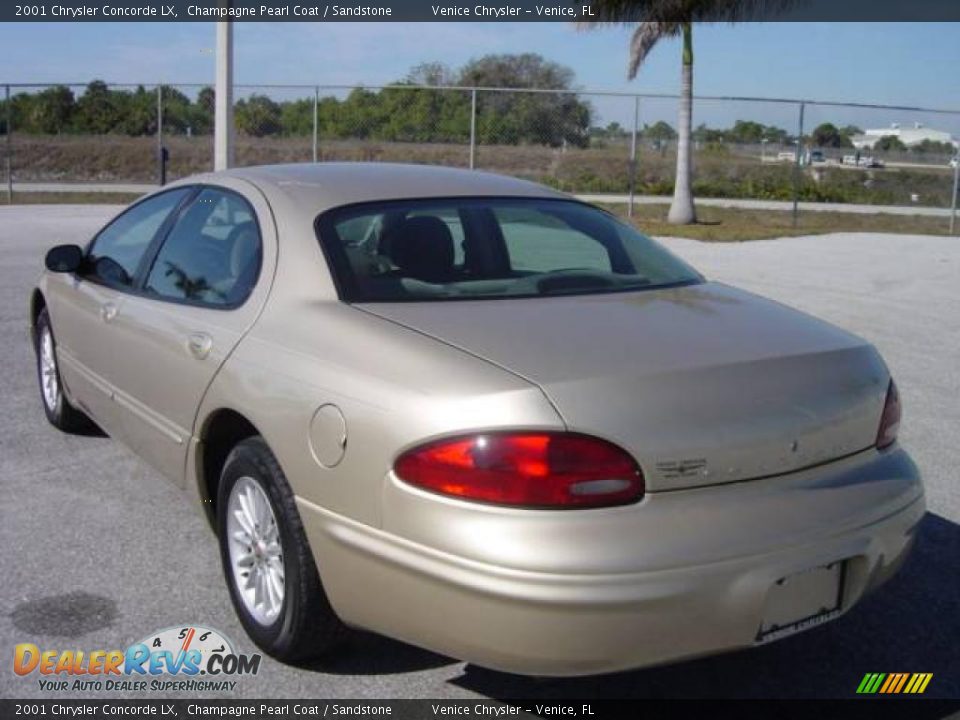 2001 Chrysler Concorde LX Champagne Pearl Coat / Sandstone Photo #4