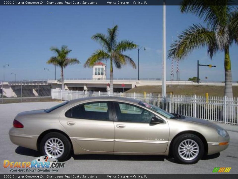 2001 Chrysler Concorde LX Champagne Pearl Coat / Sandstone Photo #7