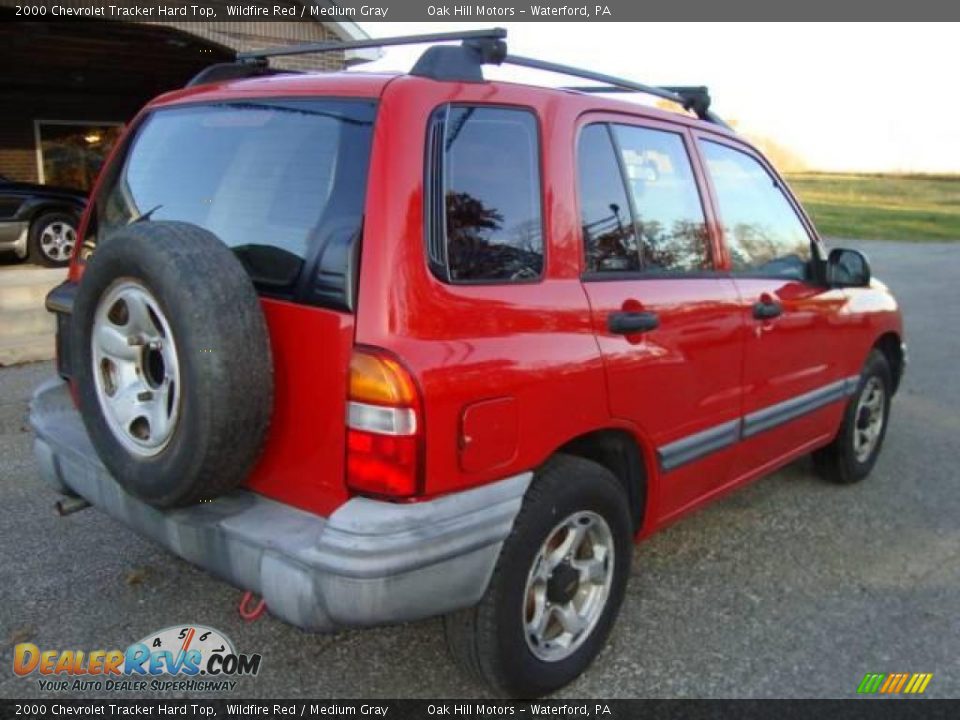 2000 Chevrolet Tracker Hard Top Wildfire Red / Medium Gray Photo #3