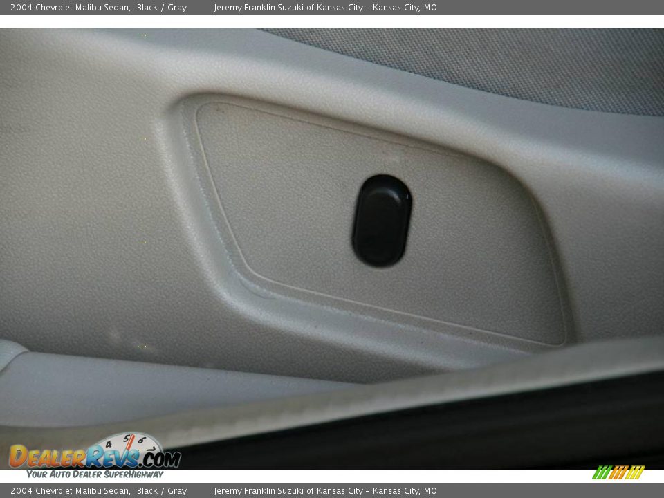 2004 Chevrolet Malibu Sedan Black / Gray Photo #8