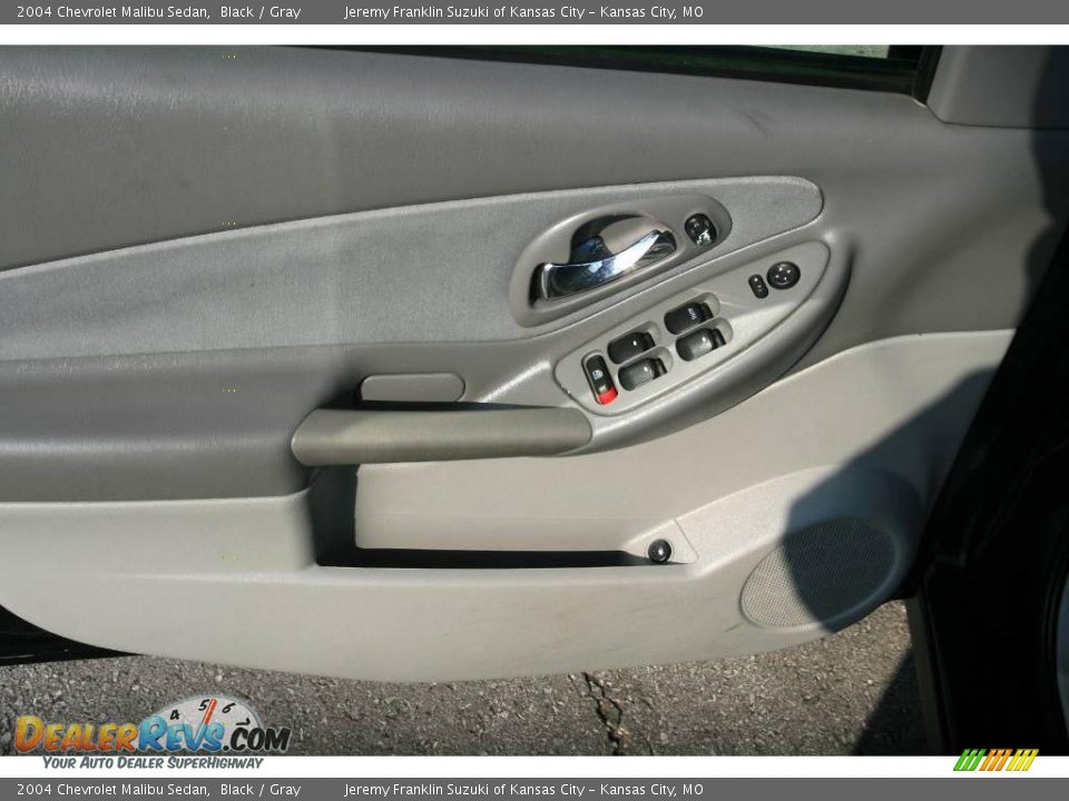 2004 Chevrolet Malibu Sedan Black / Gray Photo #14