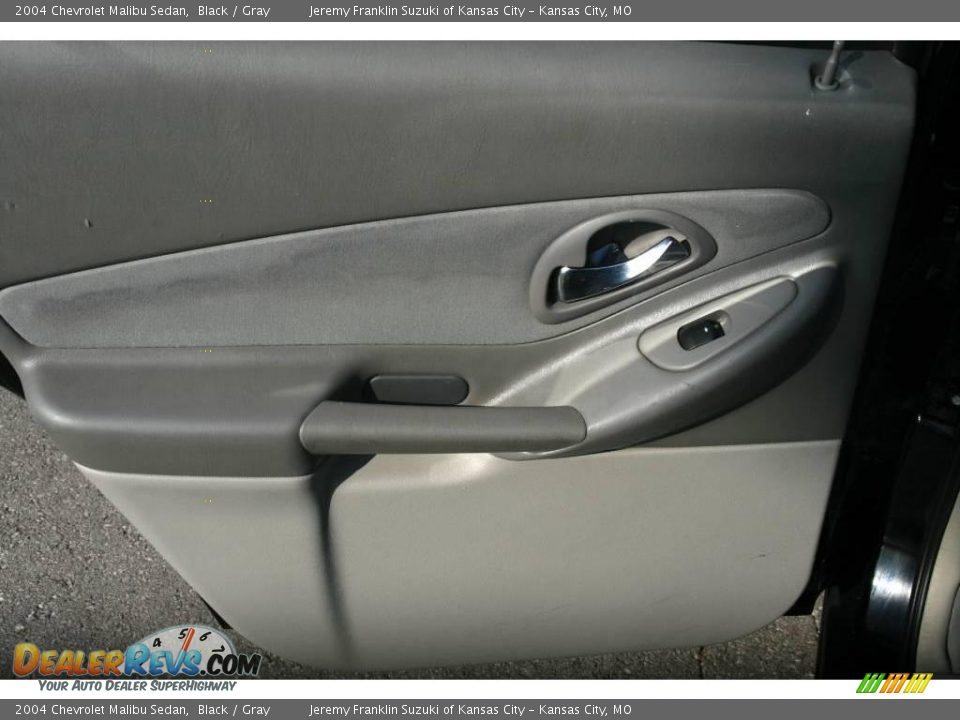2004 Chevrolet Malibu Sedan Black / Gray Photo #15