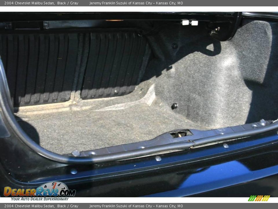 2004 Chevrolet Malibu Sedan Black / Gray Photo #17