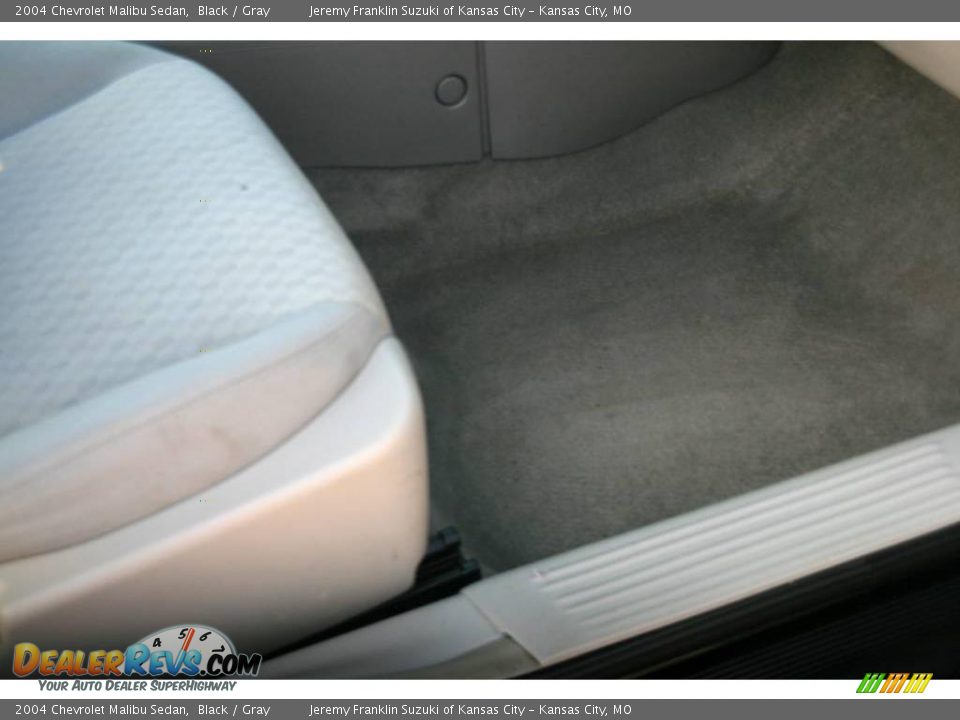2004 Chevrolet Malibu Sedan Black / Gray Photo #23