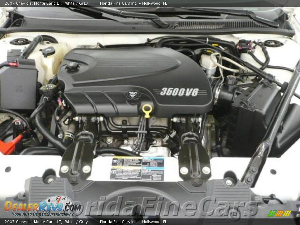2007 Chevrolet Monte Carlo LT White / Gray Photo #9