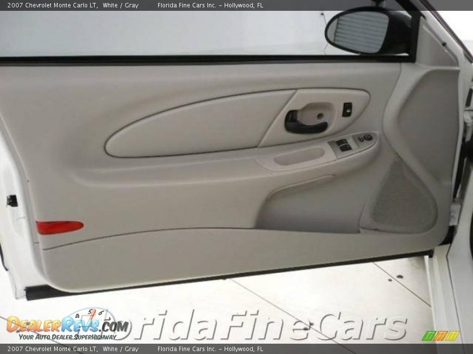 2007 Chevrolet Monte Carlo LT White / Gray Photo #11