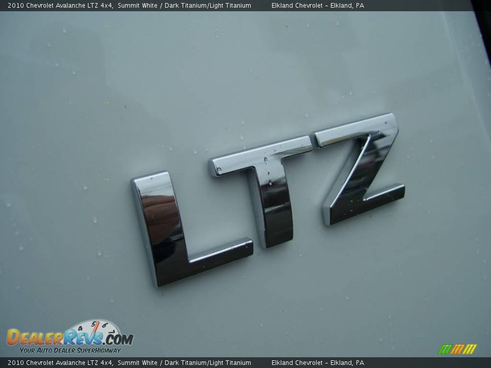 2010 Chevrolet Avalanche LTZ 4x4 Summit White / Dark Titanium/Light Titanium Photo #14