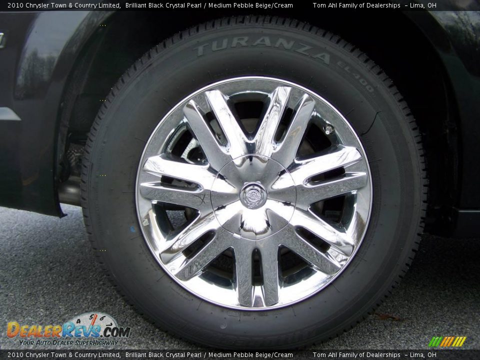 2010 Chrysler Town & Country Limited Brilliant Black Crystal Pearl / Medium Pebble Beige/Cream Photo #8