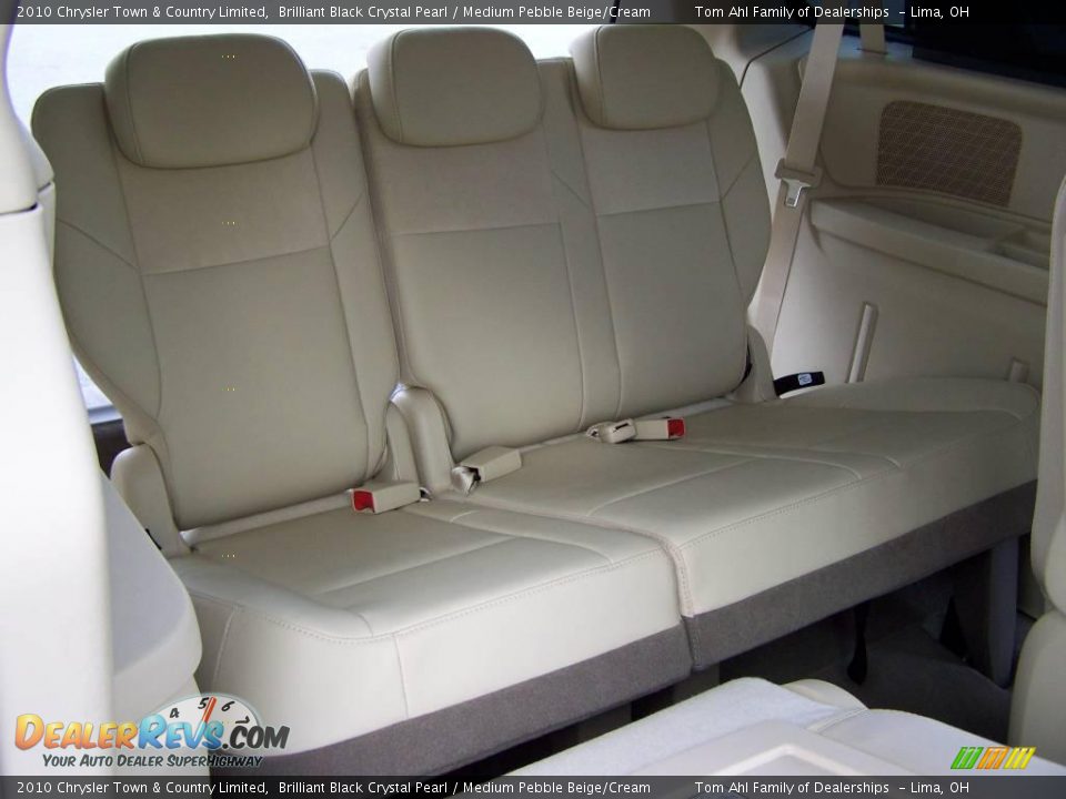 2010 Chrysler Town & Country Limited Brilliant Black Crystal Pearl / Medium Pebble Beige/Cream Photo #14