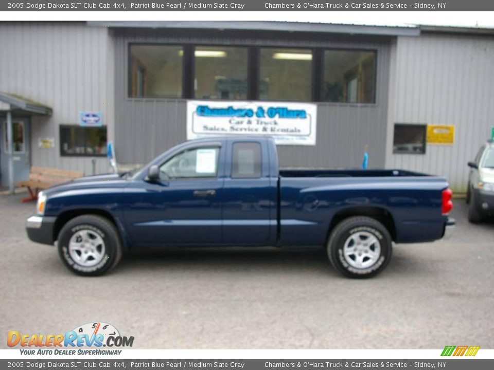 2005 Dodge Dakota SLT Club Cab 4x4 Patriot Blue Pearl / Medium Slate Gray Photo #2