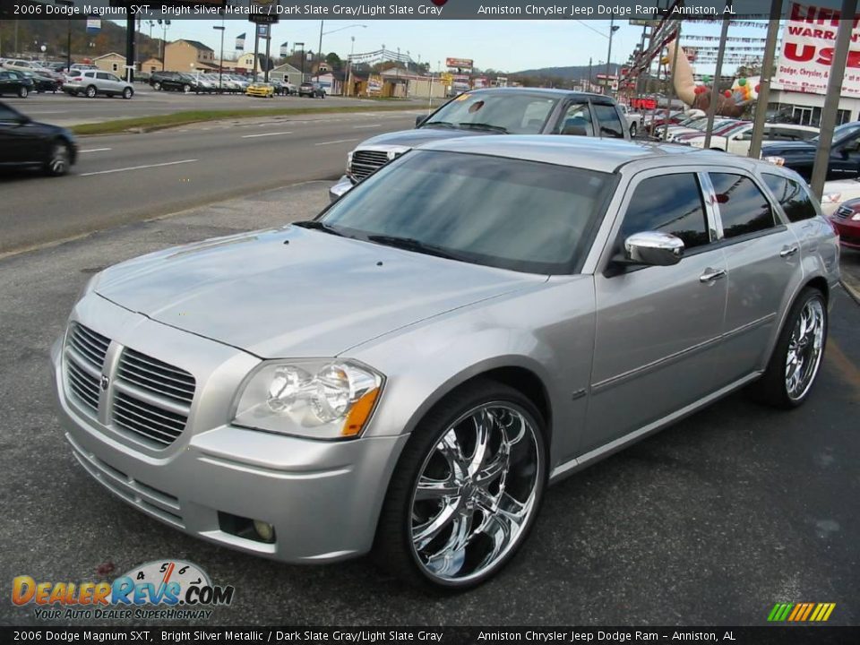 2006 Dodge Magnum SXT Bright Silver Metallic / Dark Slate Gray/Light Slate Gray Photo #2