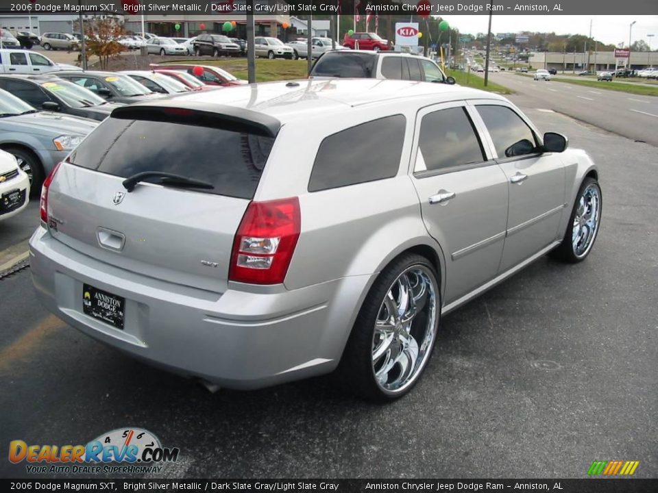 2006 Dodge Magnum SXT Bright Silver Metallic / Dark Slate Gray/Light Slate Gray Photo #5