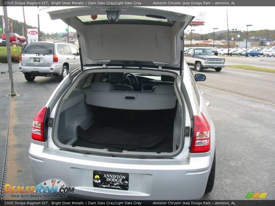 2006 Dodge Magnum SXT Bright Silver Metallic / Dark Slate Gray/Light Slate Gray Photo #6