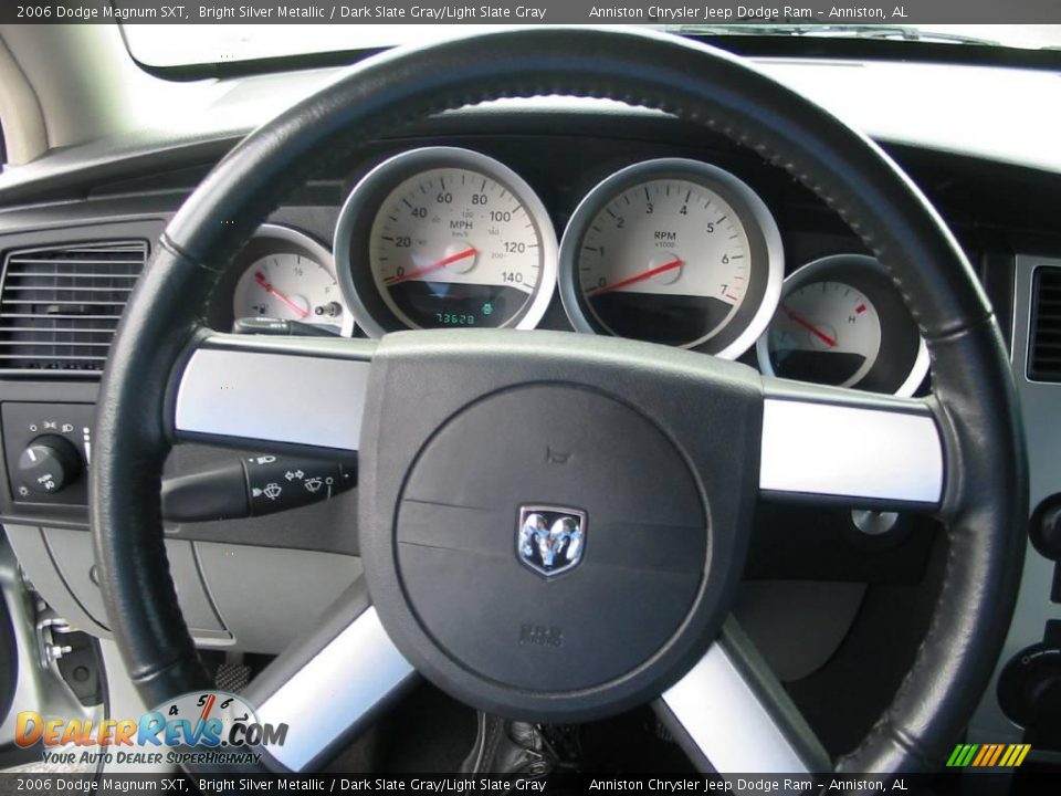 2006 Dodge Magnum SXT Bright Silver Metallic / Dark Slate Gray/Light Slate Gray Photo #17