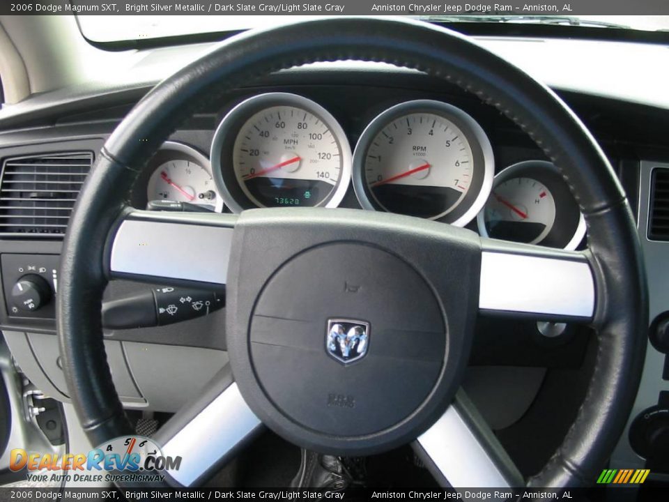 2006 Dodge Magnum SXT Bright Silver Metallic / Dark Slate Gray/Light Slate Gray Photo #17