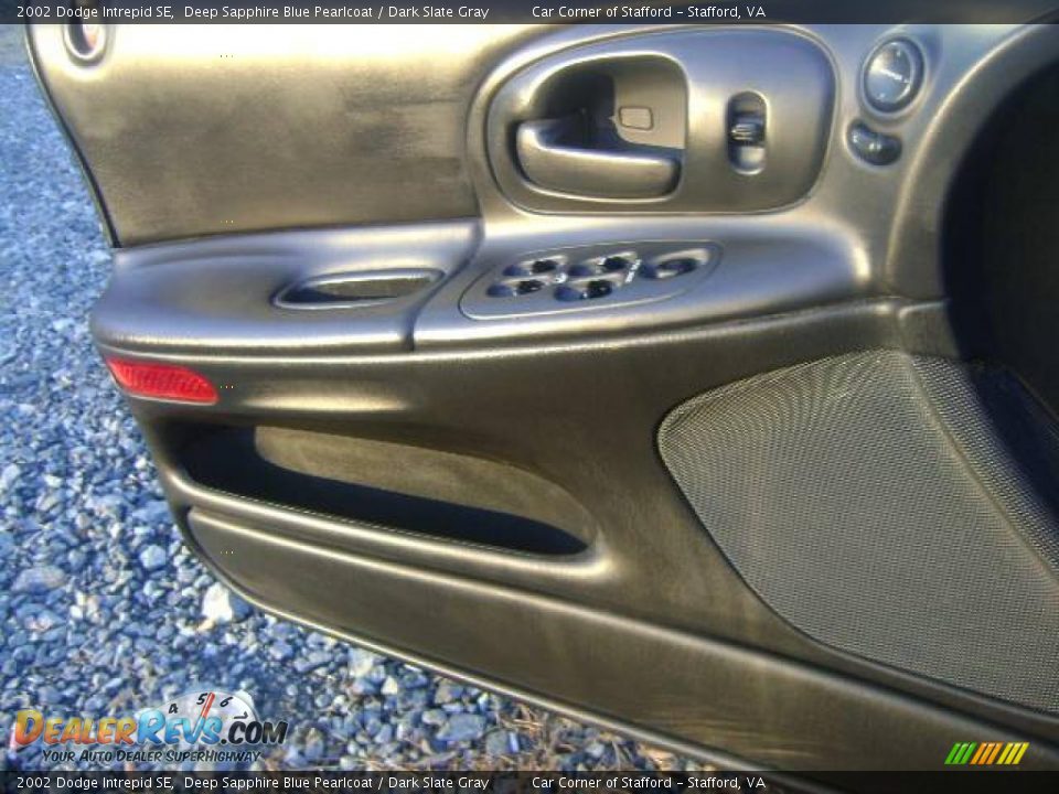 2002 Dodge Intrepid SE Deep Sapphire Blue Pearlcoat / Dark Slate Gray Photo #30