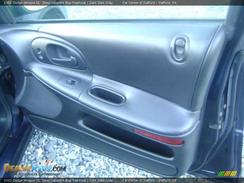 2002 Dodge Intrepid SE Deep Sapphire Blue Pearlcoat / Dark Slate Gray Photo #32