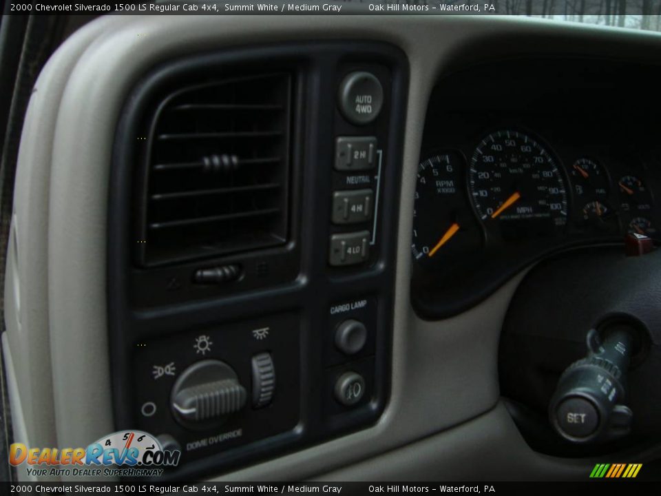 2000 Chevrolet Silverado 1500 LS Regular Cab 4x4 Summit White / Medium Gray Photo #11