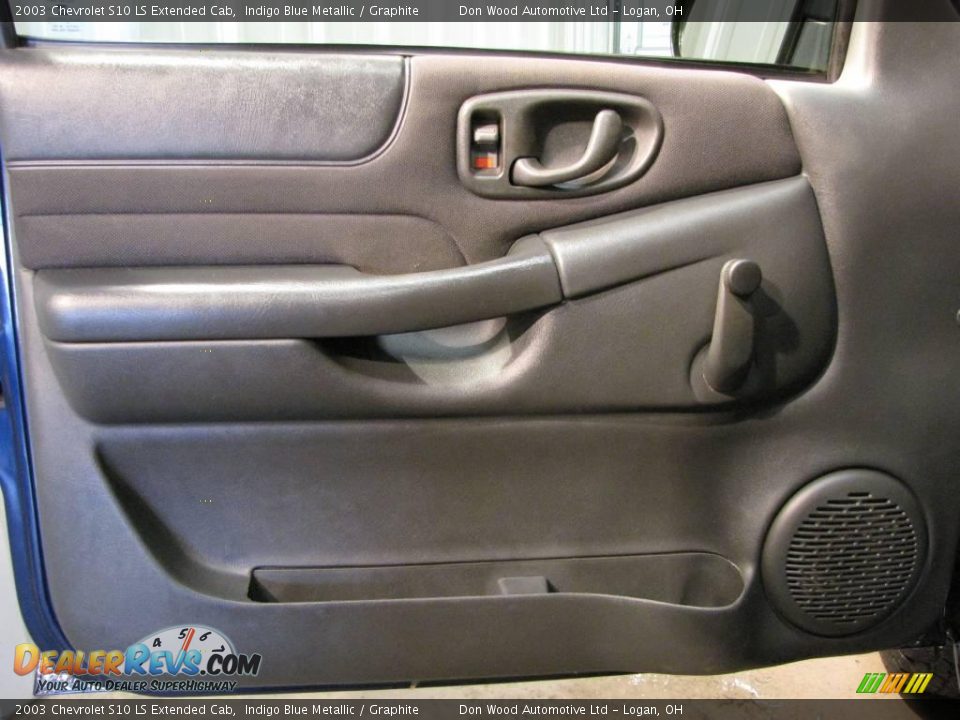 2003 Chevrolet S10 LS Extended Cab Indigo Blue Metallic / Graphite Photo #13