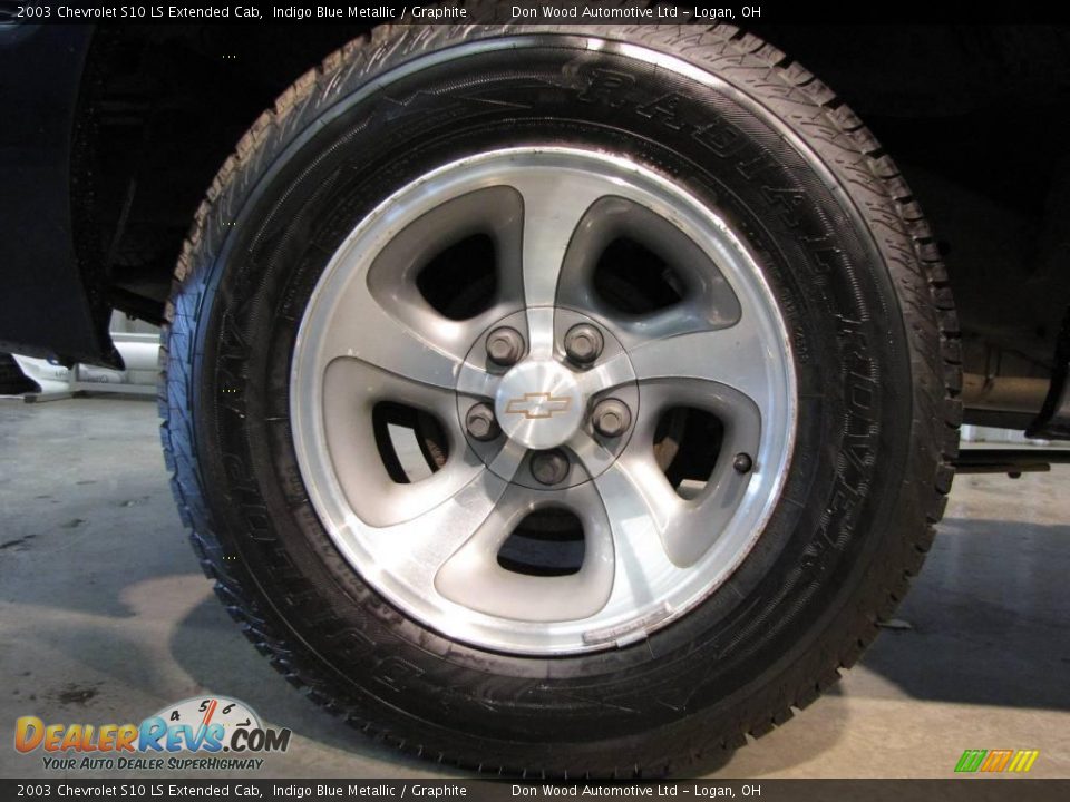 2003 Chevrolet S10 LS Extended Cab Indigo Blue Metallic / Graphite Photo #18