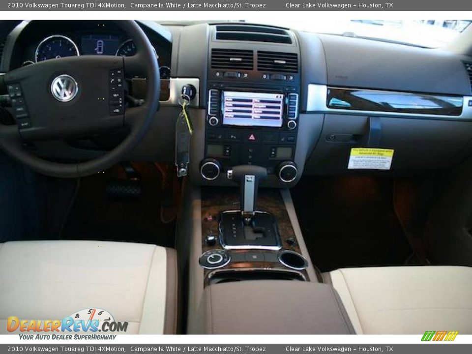 2010 Volkswagen Touareg TDI 4XMotion Campanella White / Latte Macchiatto/St. Tropez Photo #5