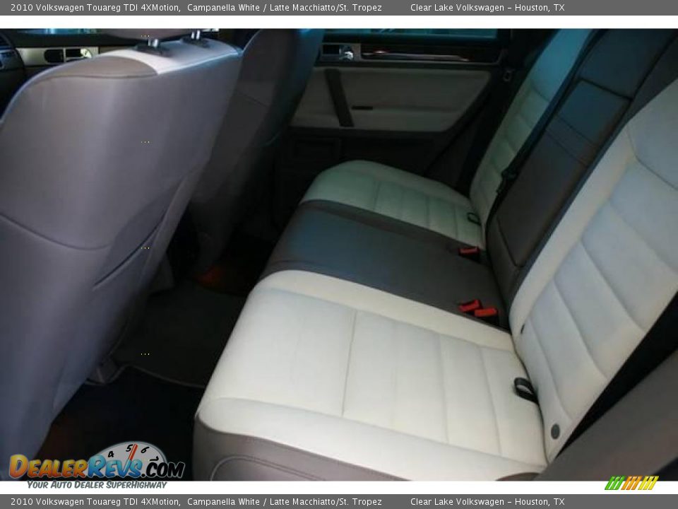 2010 Volkswagen Touareg TDI 4XMotion Campanella White / Latte Macchiatto/St. Tropez Photo #7