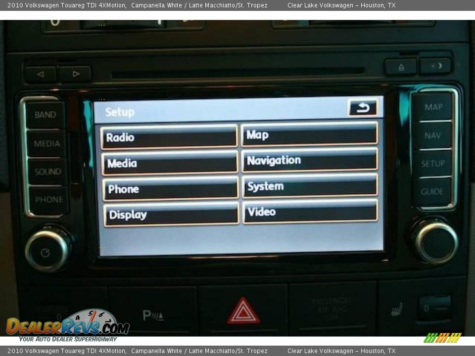 2010 Volkswagen Touareg TDI 4XMotion Campanella White / Latte Macchiatto/St. Tropez Photo #8