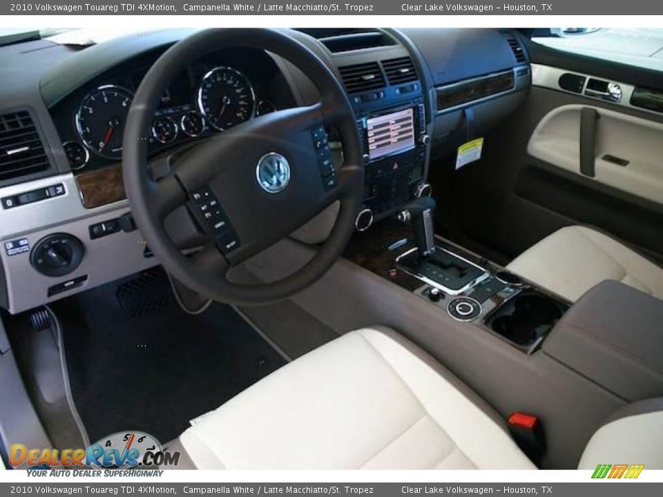 2010 Volkswagen Touareg TDI 4XMotion Campanella White / Latte Macchiatto/St. Tropez Photo #12
