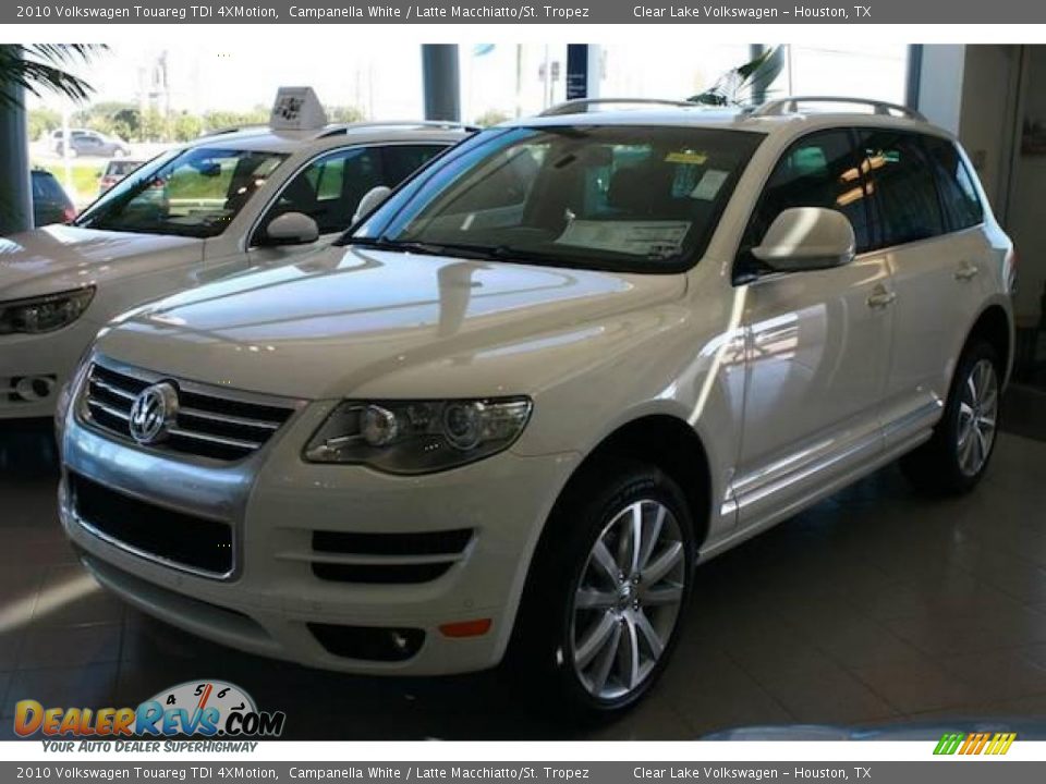 2010 Volkswagen Touareg TDI 4XMotion Campanella White / Latte Macchiatto/St. Tropez Photo #13