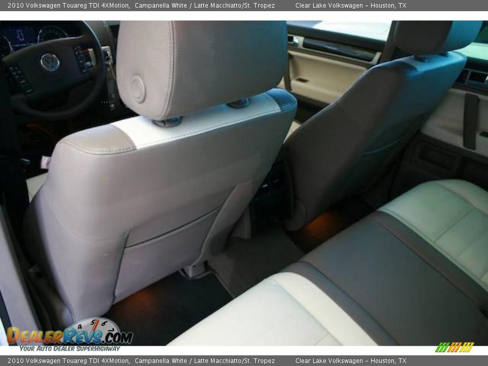 2010 Volkswagen Touareg TDI 4XMotion Campanella White / Latte Macchiatto/St. Tropez Photo #15
