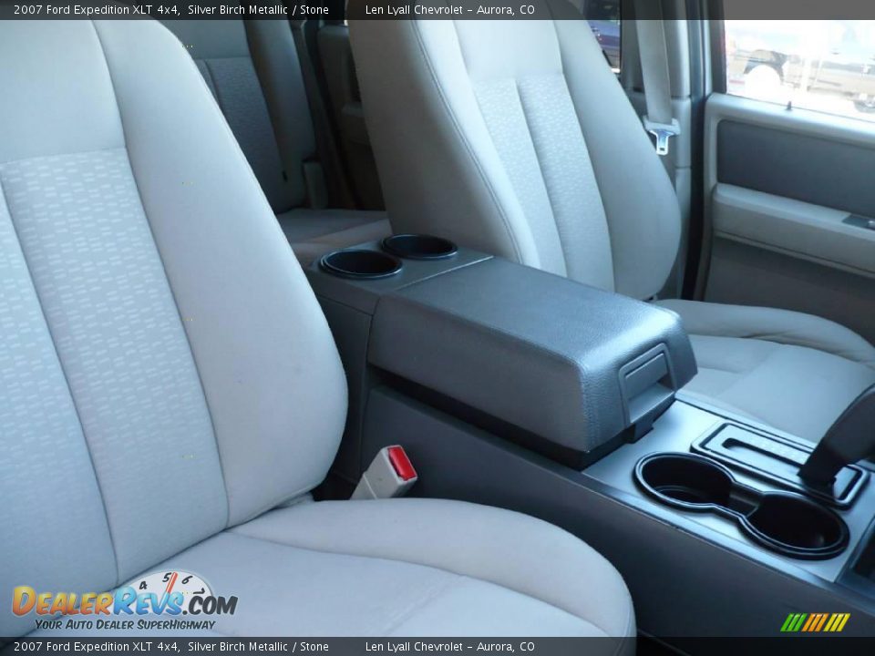 2007 Ford Expedition XLT 4x4 Silver Birch Metallic / Stone Photo #15