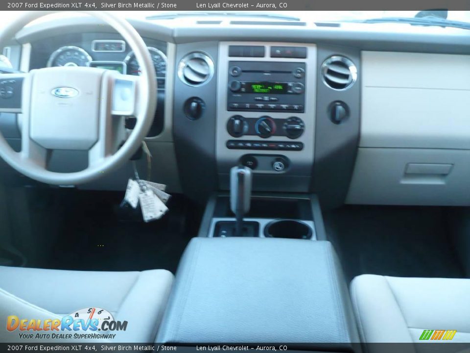 2007 Ford Expedition XLT 4x4 Silver Birch Metallic / Stone Photo #17