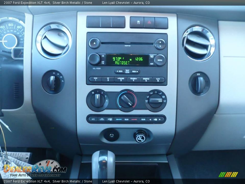2007 Ford Expedition XLT 4x4 Silver Birch Metallic / Stone Photo #19