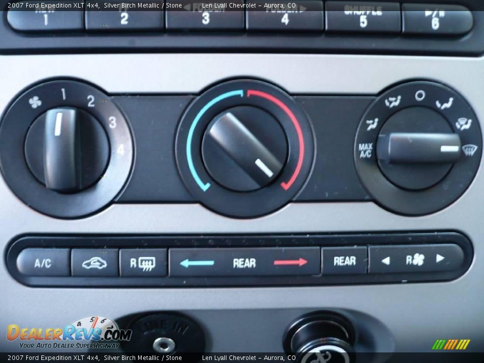 2007 Ford Expedition XLT 4x4 Silver Birch Metallic / Stone Photo #31