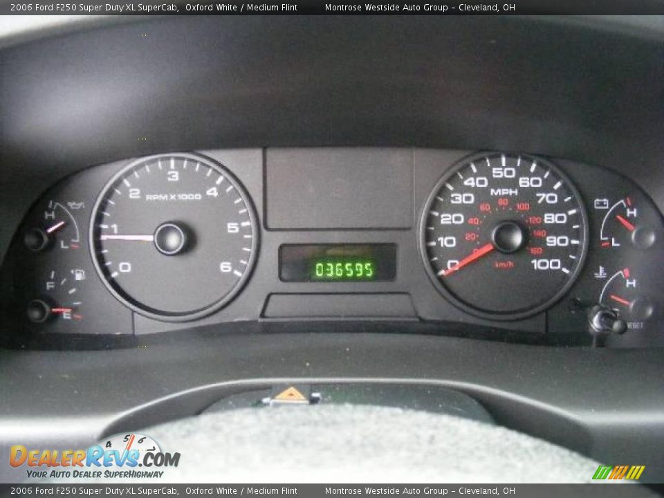 2006 Ford F250 Super Duty XL SuperCab Oxford White / Medium Flint Photo #16