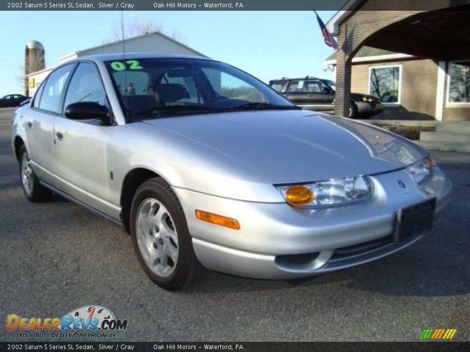 2002 Saturn S Series SL Sedan Silver / Gray Photo #2