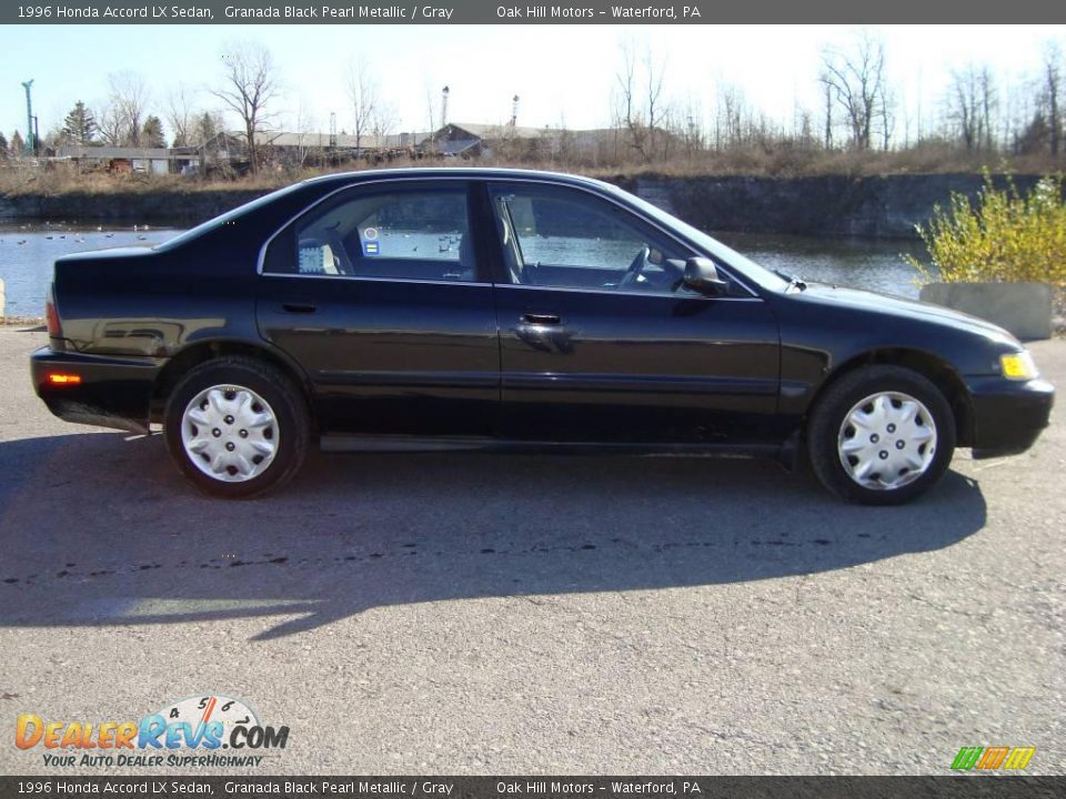 1996 Honda Accord LX Sedan Granada Black Pearl Metallic / Gray Photo #2