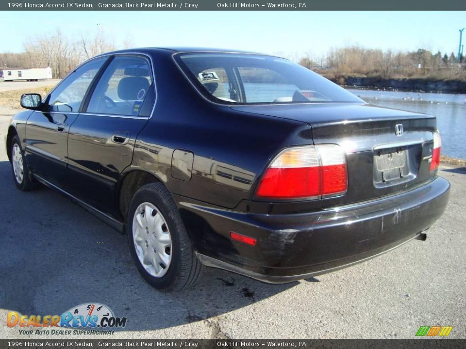 1996 Honda Accord LX Sedan Granada Black Pearl Metallic / Gray Photo #7